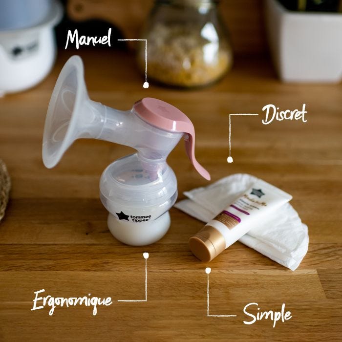 Tire-lait manuel Tommee Tippee sur un comptoir de cuisine avec des indications disant simple